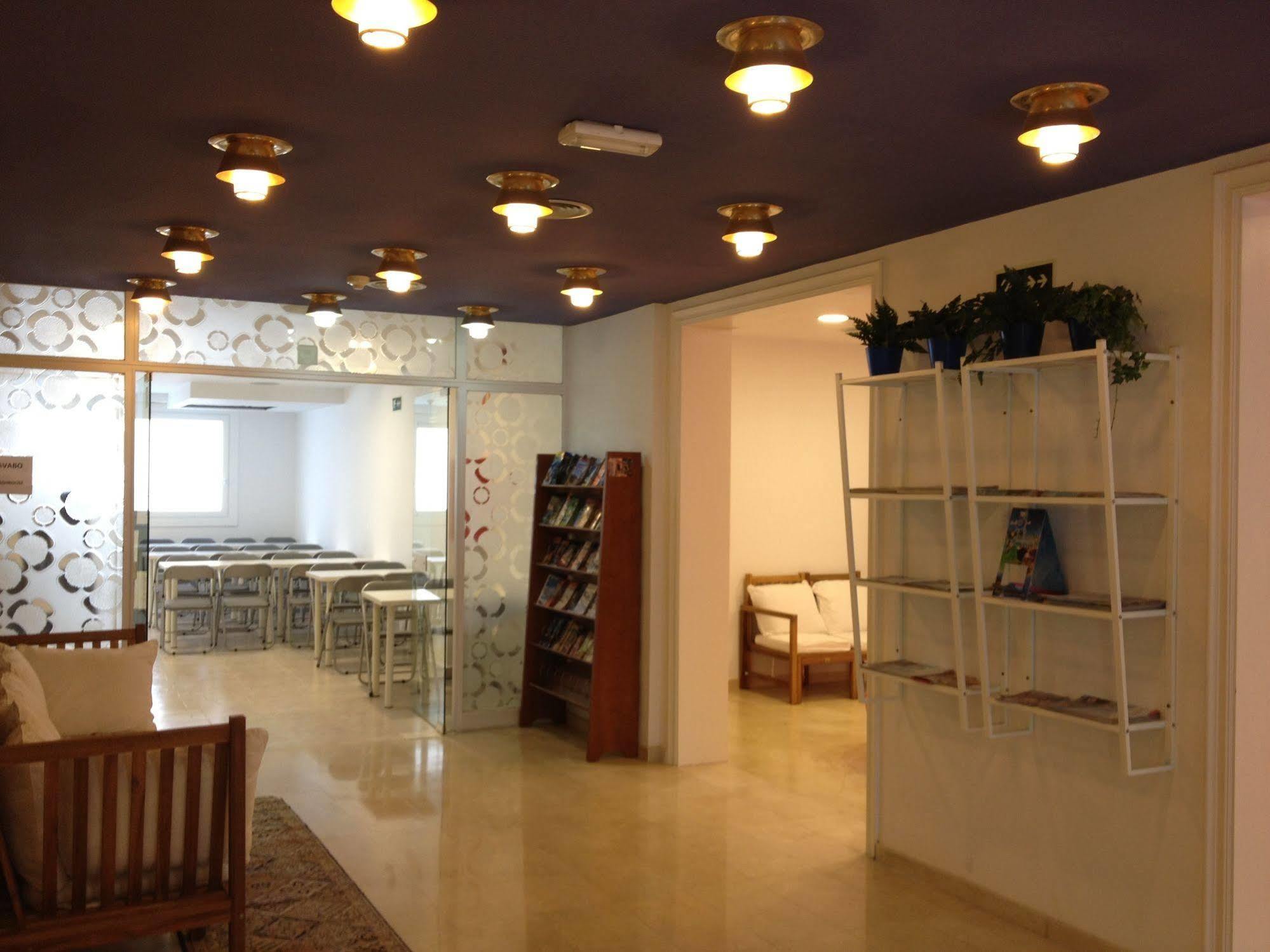Estrella De Mar Youth Hostel Calella Esterno foto